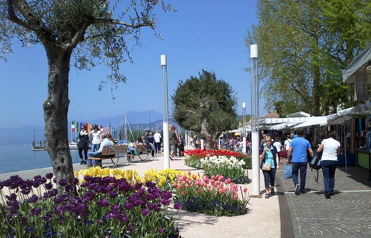 B City Hotel Bardolino Exterior photo